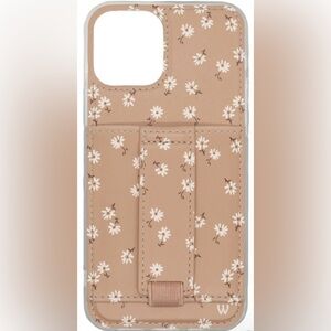 Used iPhone 12/12 Pro Walli ‘Falling for Floral’ case